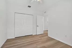513 Talia Cir, Palm Springs, FL 33461 - Photo 15