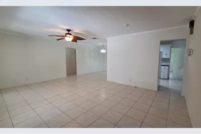 7002 NW 71st Avenue, Tamarac, FL 33321 - Photo 3