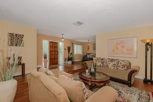 3685 NW 43rd Pl, Lauderdale Lakes, FL 33309 - Photo 3