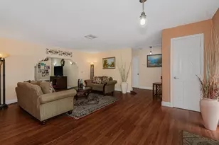 3685 NW 43rd Pl, Lauderdale Lakes, FL 33309 - Photo 7