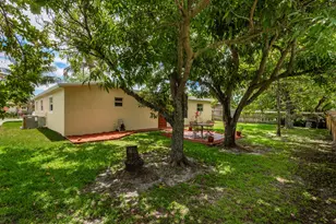 3685 NW 43rd Pl, Lauderdale Lakes, FL 33309 - Photo 29