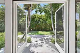 246 Merrain Rd, Palm Beach, FL 33480 - Photo 21