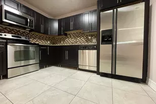 158 Lakeview Dr, Weston, FL 33326 - Photo 11