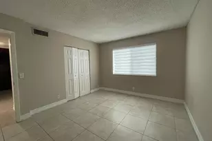 158 Lakeview Dr, Weston, FL 33326 - Photo 13