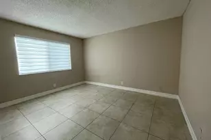 158 Lakeview Dr, Weston, FL 33326 - Photo 17