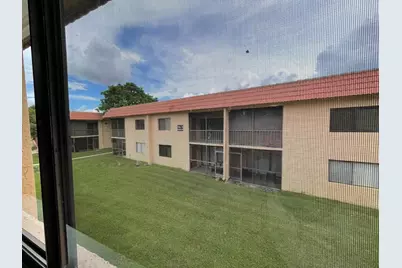 158 Lakeview Drive #202, Weston, FL 33326 - Photo 3