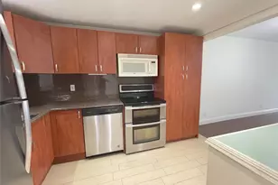 9411 Evergreen Pl, Davie, FL 33324 - Photo 5