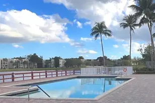 9411 Evergreen Pl, Davie, FL 33324 - Photo 3