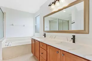 8021 Murano Cir, Palm Beach Gardens, FL 33418 - Photo 15