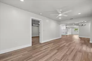 426 Bayberry Dr, West Palm Beach, FL 33403 - Photo 11