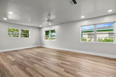 426 Bayberry Drive, West Palm Beach, FL 33403 - Photo 15