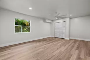 426 Bayberry Dr, West Palm Beach, FL 33403 - Photo 13