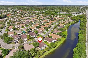 1724 Sawgrass Cir, Greenacres, FL 33413 - Photo 31