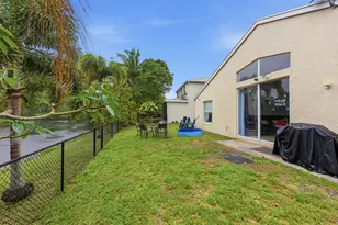 1724 Sawgrass Cir, Greenacres, FL 33413 - Photo 21