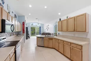 1724 Sawgrass Cir, Greenacres, FL 33413 - Photo 5