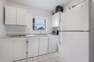 2739 Dudley Dr W, West Palm Beach, FL 33415 - Photo 5