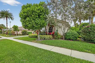 10337 Trianon Pl, Wellington, FL 33449 - Photo 3