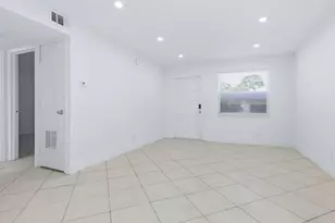 1015 NE 17th Ave, Fort Lauderdale, FL 33304 - Photo 3