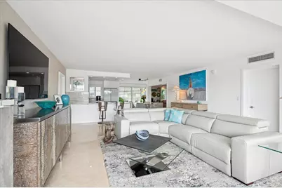 215 N Birch Road #A2, Fort Lauderdale, FL 33304 - Photo 7