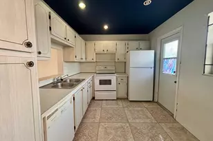 232 NE 12th Ave, Hallandale Beach, FL 33009 - Photo 3