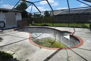 3151 Pinehurst Dr, Lake Worth, FL 33467 - Photo 11