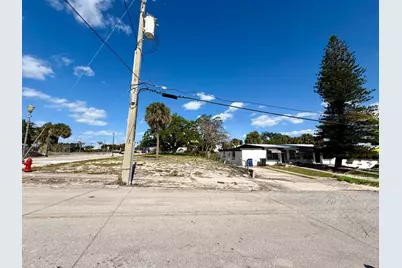 424 N 6th Street, Fort Pierce, FL 34950 - Photo 1