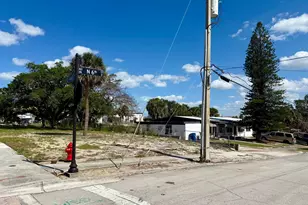 424 N 6th St, Fort Pierce, FL 34950 - Photo 3