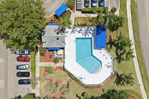 8362 Waterford Ave, Tamarac, FL 33321 - Photo 45