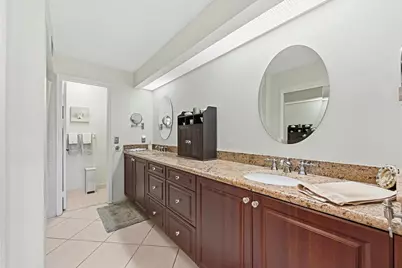 8362 Waterford Avenue, Tamarac, FL 33321 - Photo 23