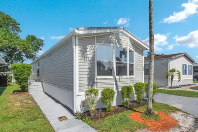 153 Plantation Boulevard, Lake Worth, FL 33467 - Photo 3