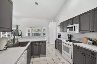 15590 N 77th Place N, The Acreage, FL 33470 - Photo 19