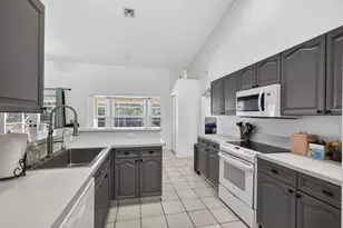 15590 N 77th Pl N, The Acreage, FL 33470 - Photo 19