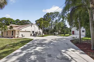 15590 N 77th Pl N, The Acreage, FL 33470 - Photo 3