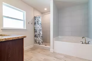 1513 NE 43rd Terrace, Cape Coral, FL 33909 - Photo 21
