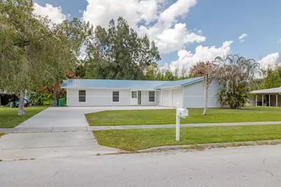 320 Chamberlain Boulevard, Fort Pierce, FL 34946 - Photo 1