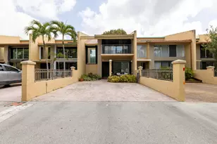 720 E Coco Plum Cir, Plantation, FL 33324 - Photo 1