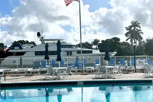 19 Colonial Club Dr, Boynton Beach, FL 33435 - Photo 27