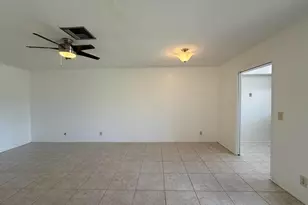 2607 Dudley Dr W, West Palm Beach, FL 33415 - Photo 15