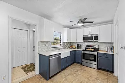 6407 Boulevard Of Champions, North Lauderdale, FL 33068 - Photo 7