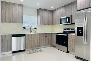 4640 NE 5th Ave Ave, Oakland Park, FL 33334 - Photo 9