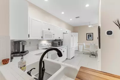 9719 Crescent View Drive S, Boynton Beach, FL 33437 - Photo 9