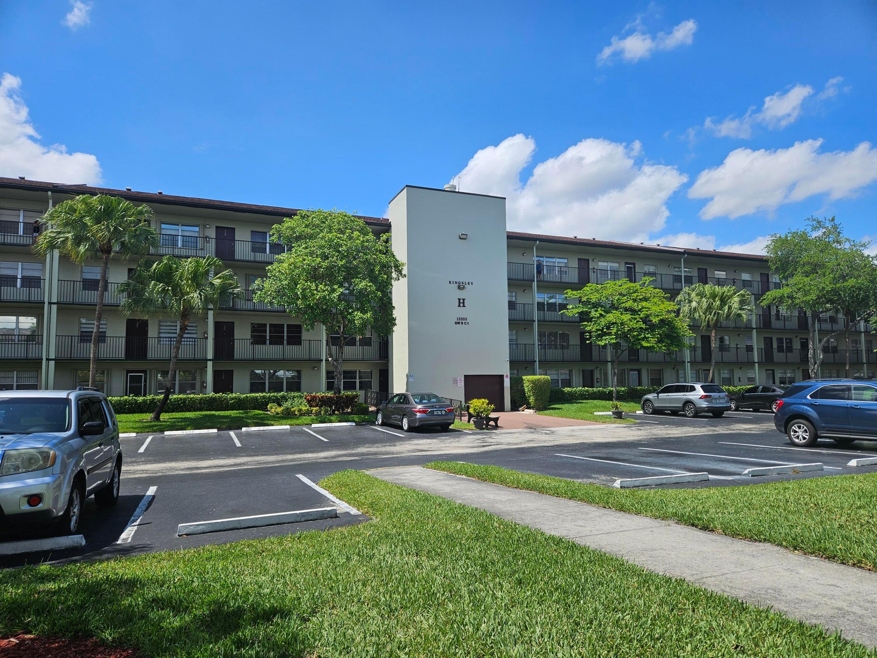 13355 SW 9th Ct #304h - 13355 SW 9th Ct #304h, Pembroke Pines, FL 33027 Luxury Property | Jose Angel Pina