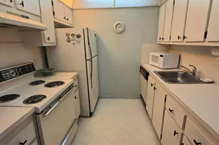 13355 SW 9th Ct, Pembroke Pines, FL 33027 - Photo 15