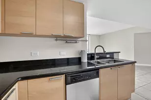 140 S Dixie Hwy, Hollywood, FL 33020 - Photo 23