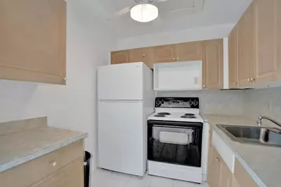 392 Durham Circle #M, Deerfield Beach, FL 33442 - Photo 9
