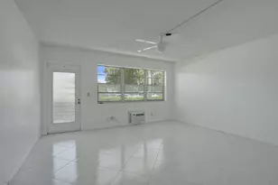 392 Durham Cir, Deerfield Beach, FL 33442 - Photo 3