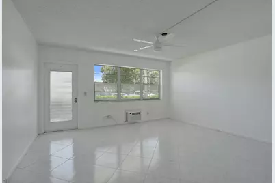 392 Durham Circle #M, Deerfield Beach, FL 33442 - Photo 3