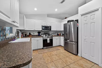 706 Osceola Avenue, Fort Pierce, FL 34982 - Photo 15