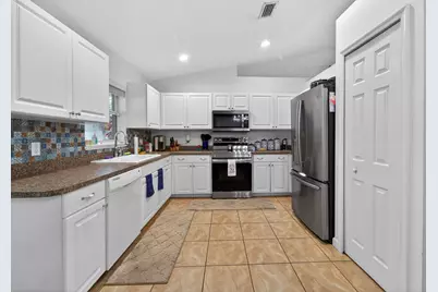 706 Osceola Avenue, Fort Pierce, FL 34982 - Photo 15