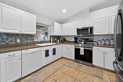 706 Osceola Avenue, Fort Pierce, FL 34982 - Photo 13